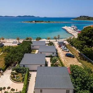 https://rasin-holiday-homes.hotelinzadar.com